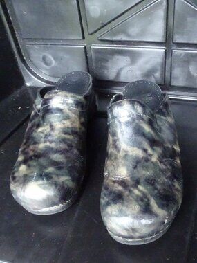 Dansko Clogs Size 42 EU 11.5 Green Blue Camo Print Leather Comfort Shoes